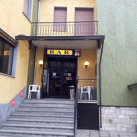 Hotel Cristallo Новара Экстерьер фото