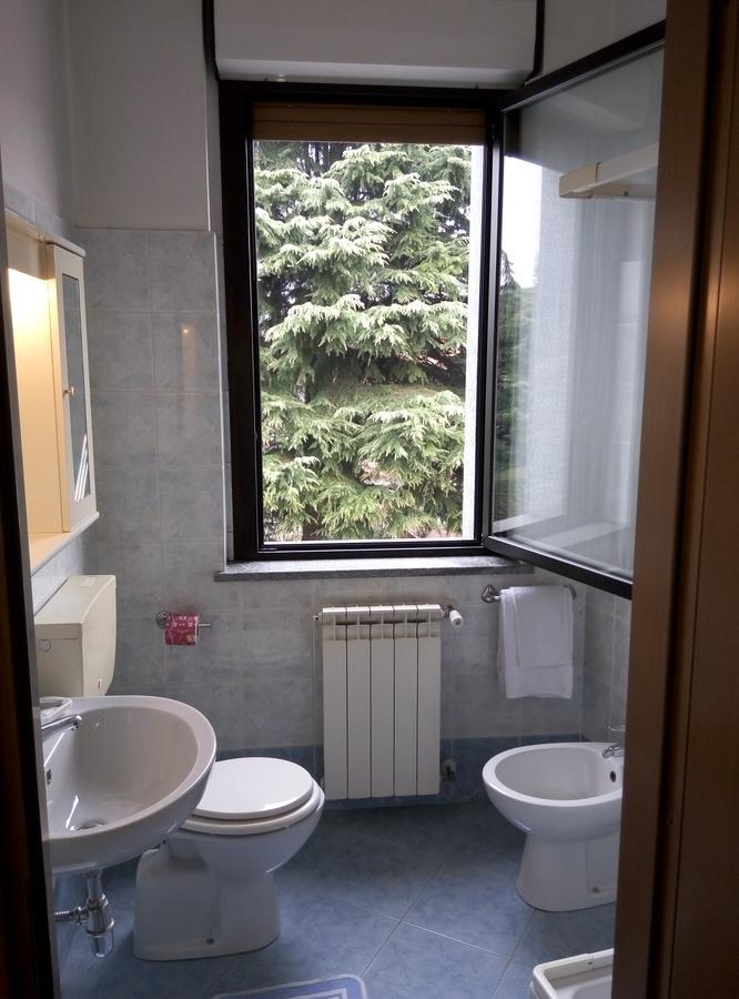 Hotel Cristallo Новара Экстерьер фото