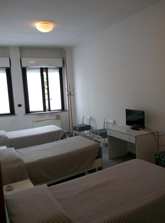Hotel Cristallo Новара Экстерьер фото