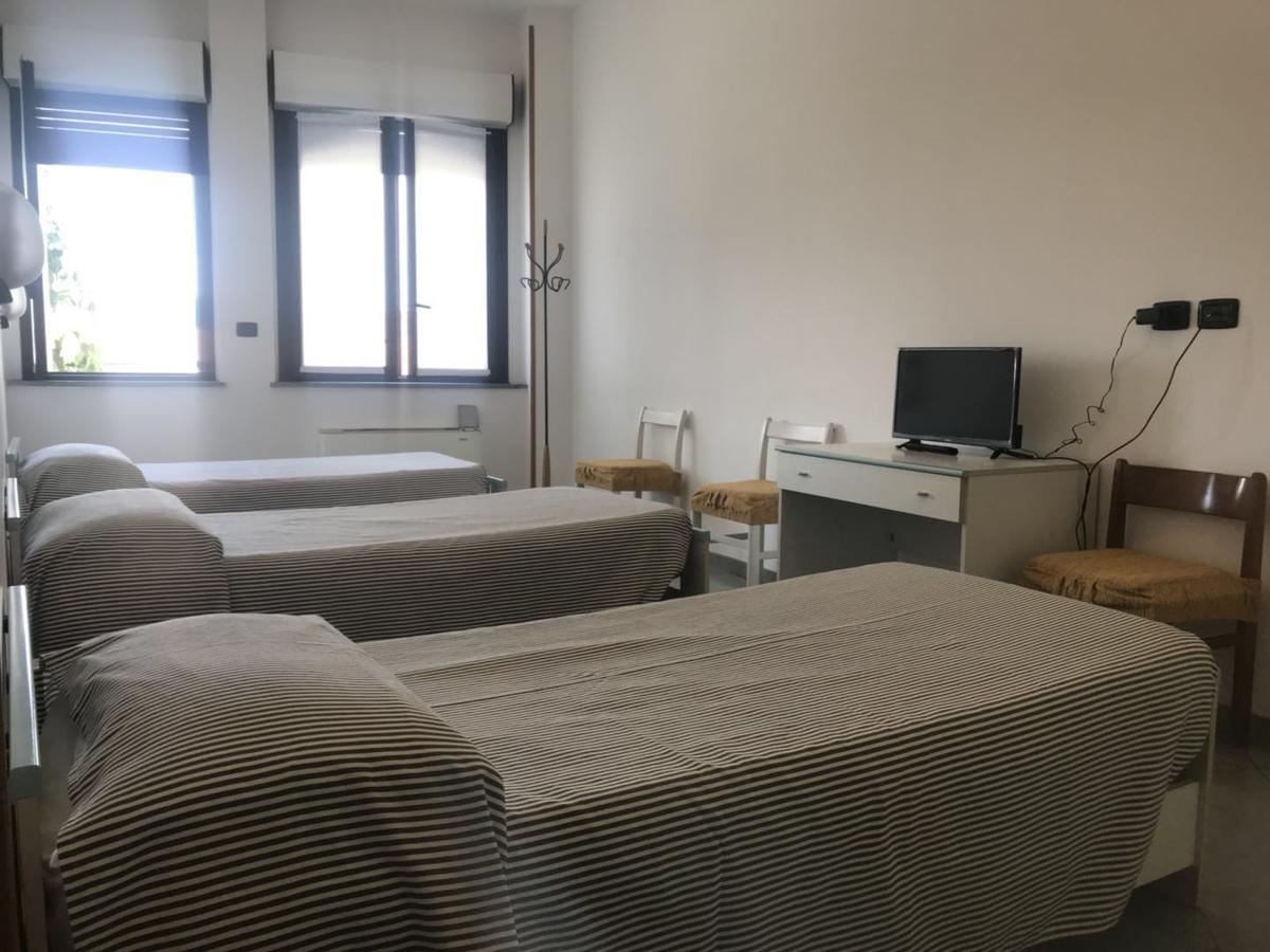 Hotel Cristallo Новара Экстерьер фото